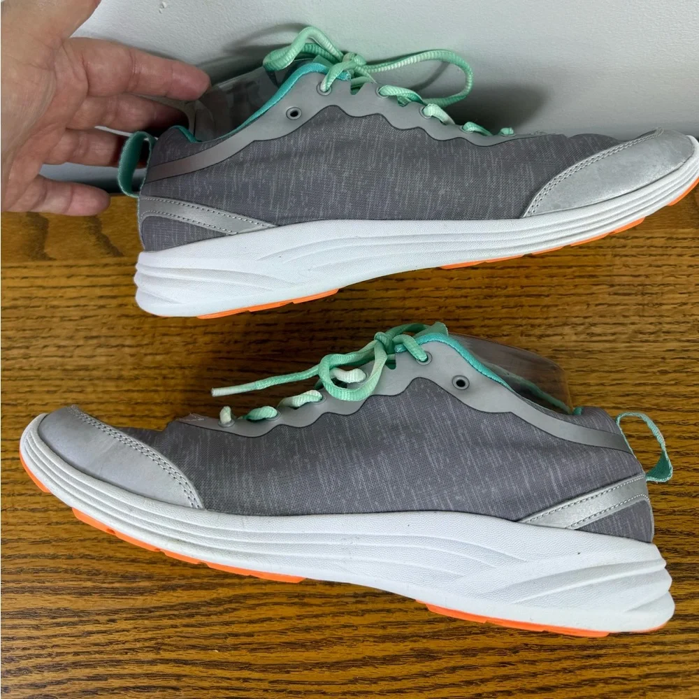 Vionic‎ Womens Sneakers Shoes Size 10 Gray Athletic Outdoors Casual